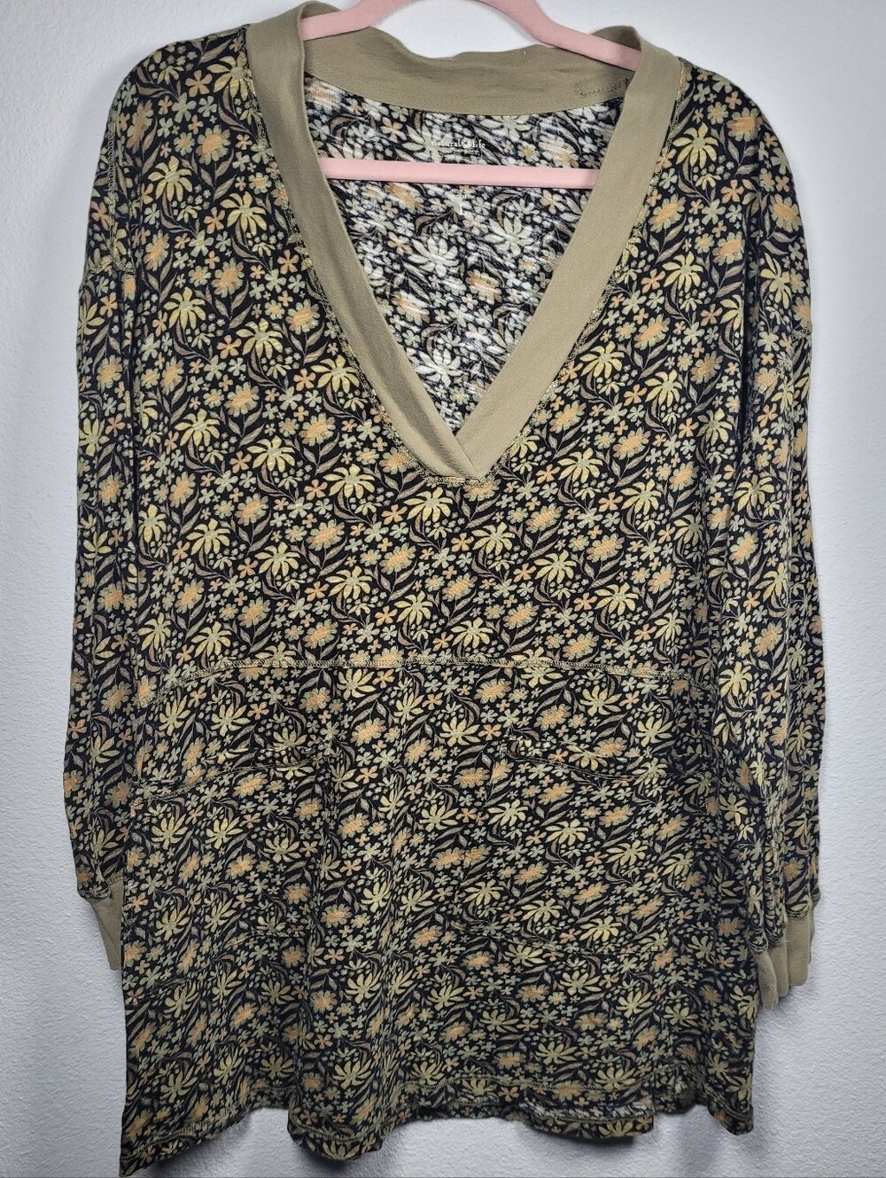 Natural Life Floral Deep V-Neck Long Sleeve Tunic Top Pullover Front Pockets L